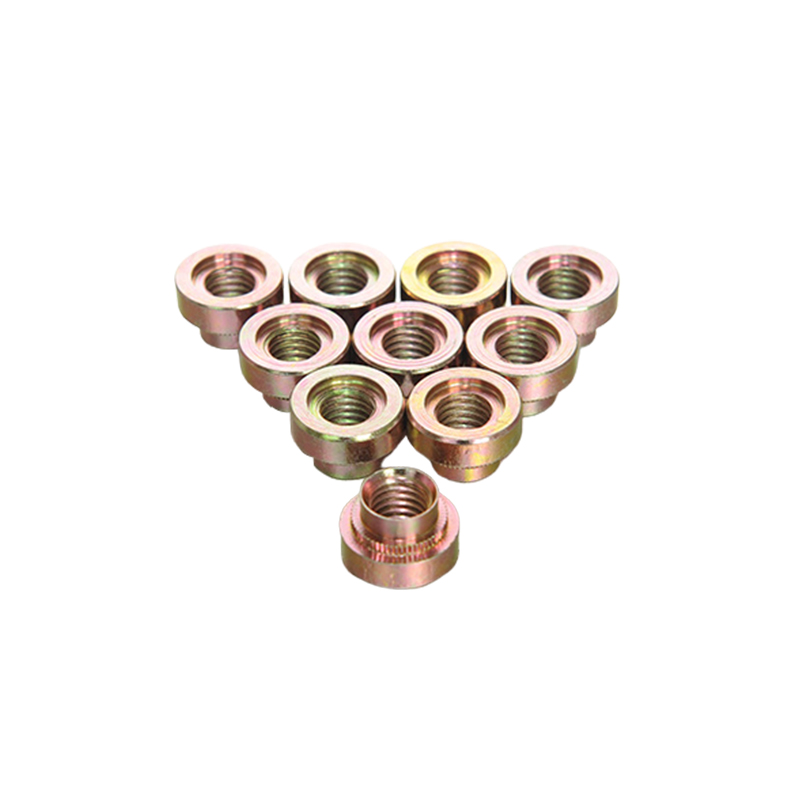 Väri sinkkipaineen niittausmutterit